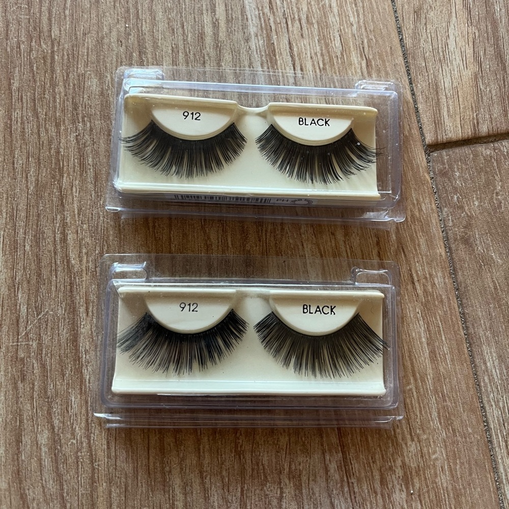 NEW 2 sets of long lashes